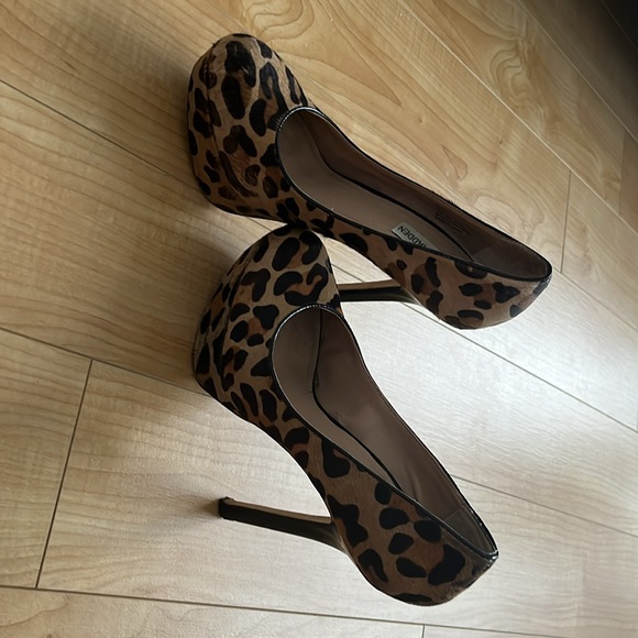 Steve Madden- cheetah print FUR heels Size 8 - Picture 3 of 5